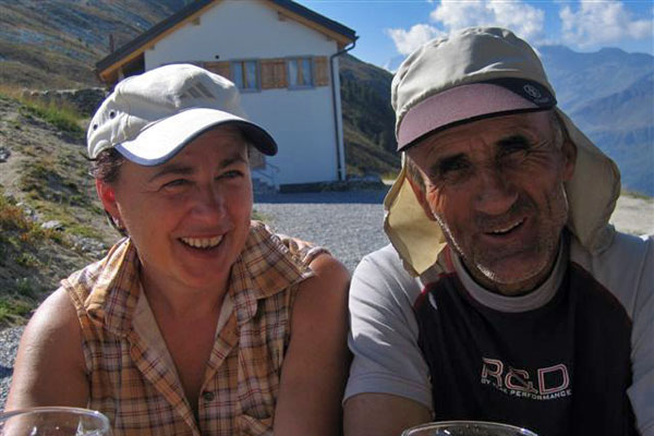 Ilona und Sepp auf der Terrasse des Hotel Weisshorn
