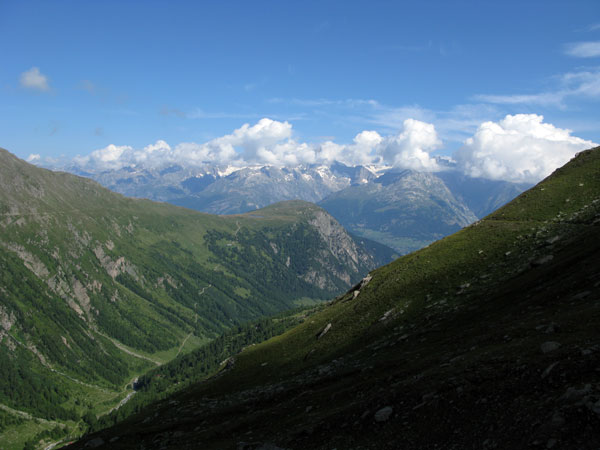 Blick ins Nanztal, zum Gibidum und den Berner Alpen
