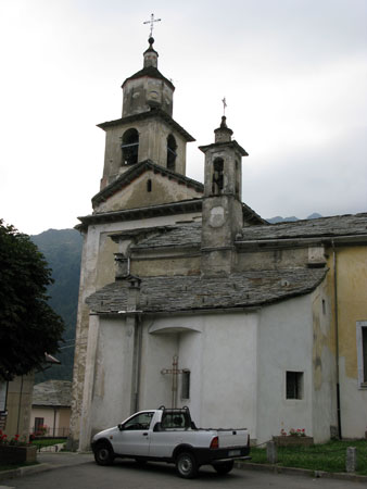 31.08.2008 - Kirche im Ortsteil Chiesa (Chiljchu) von Rimella 1176m